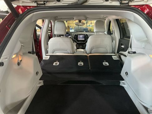Used 2019 Jeep Cherokee Limited AWD/4WD image 19
