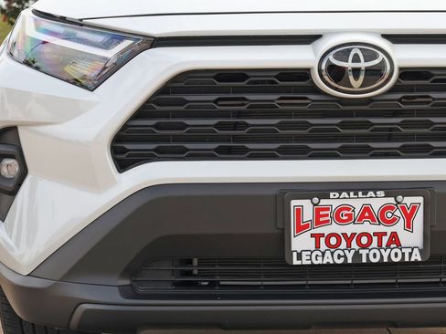 Used 2025 Toyota RAV4 XLE Premium FWD image 10