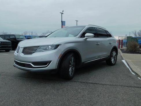 Used 2017 Lincoln MKX Reserve image 23