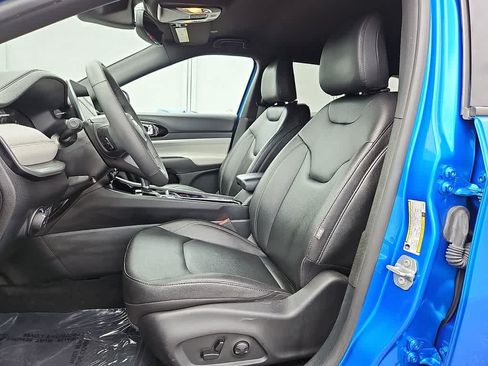 Used 2025 Jeep Compass Limited AWD/4WD image 13