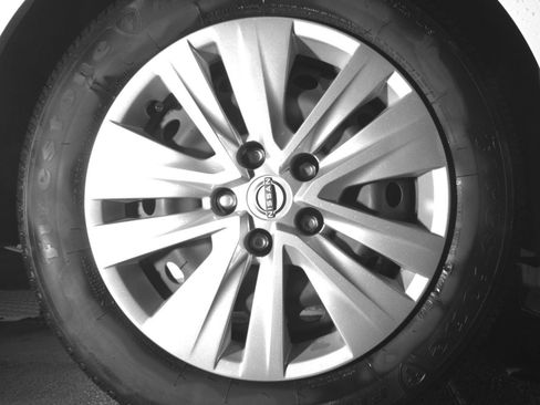 Used 2025 Nissan Sentra S FWD image 18