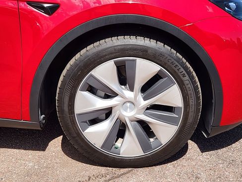 Used 2023 Tesla Model Y Long Range AWD/4WD image 30
