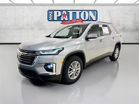 Used 2023 Chevrolet Traverse LT FWD image 3