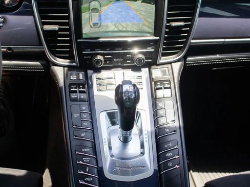 Used 2013 Porsche Panamera GTS AWD/4WD image 30
