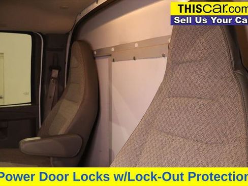 Used 2017 Chevrolet Express 3500 image 19