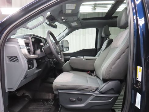 Used 2024 Ford F250 XLT w/ Black Appearance Package image 9