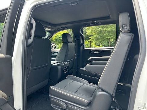 Used 2025 Chevrolet Suburban Premier w/ Sun And Tow Package AWD/4WD image 43
