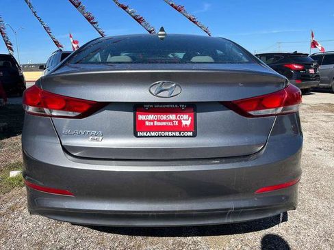Used 2018 Hyundai Elantra SE w/ SE Connectivity Package 04 image 4