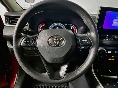 Used 2025 Toyota RAV4 XLE w/ Convenience Package FWD image 17