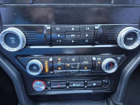 Used 2020 Ford Mustang Coupe RWD image 21