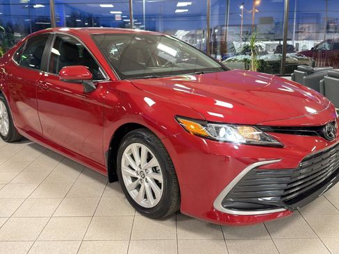 Used 2023 Toyota Camry LE image 2
