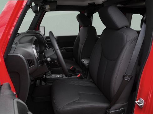 Used 2016 Jeep Wrangler Unlimited Rubicon w/ Connectivity Group AWD/4WD image 14