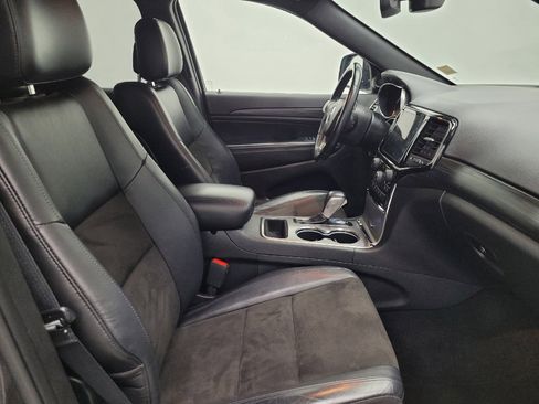 Used 2020 Jeep Grand Cherokee Altitude image 21
