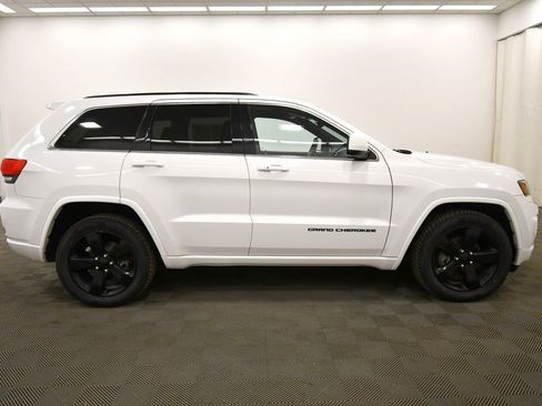Used 2015 Jeep Grand Cherokee Altitude AWD/4WD image 9