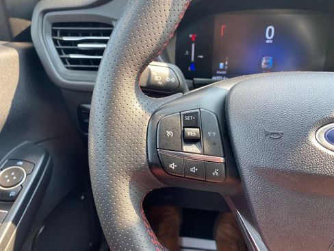 Used 2025 Ford Escape ST-Line Select AWD/4WD image 18