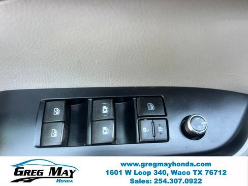 Used 2017 Toyota Highlander Plus FWD image 26