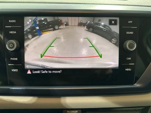 Certified 2022 Volkswagen Taos SE image 26