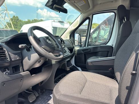 Used 2025 RAM ProMaster 2500 w/ U-Haul Equipment Group FWD image 3