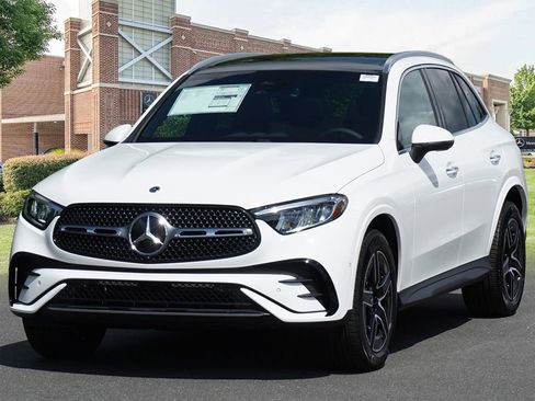 Certified 2025 Mercedes-Benz GLC 300 4MATIC image 4