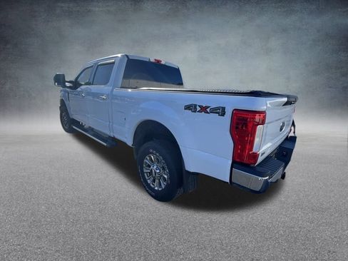 Used 2017 Ford F250 XLT w/ XLT Premium Package image 8