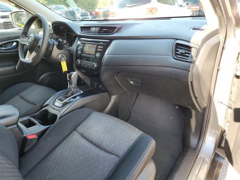 Used 2017 Nissan Rogue S w/ S Appearance Package image 10