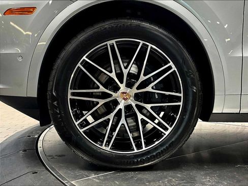New 2026 Porsche Cayenne AWD/4WD image 11