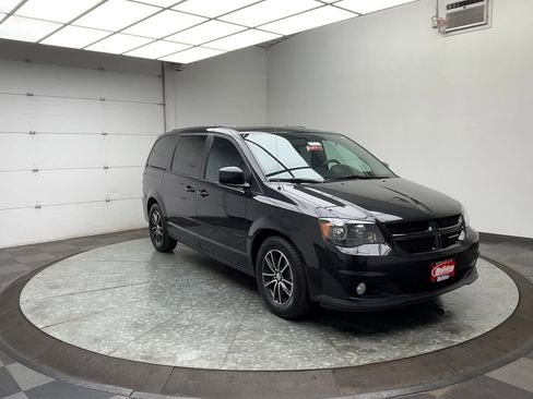 Used 2016 Dodge Grand Caravan R/T image 27
