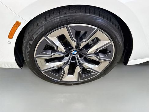 Used 2023 BMW 740i RWD image 33