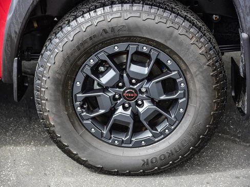 Used 2023 Nissan Frontier PRO-4X w/ Pro-4X Premium Package image 9