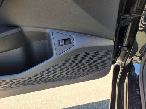 Used 2025 Volkswagen Jetta SE w/ Sunroof Package FWD image 22