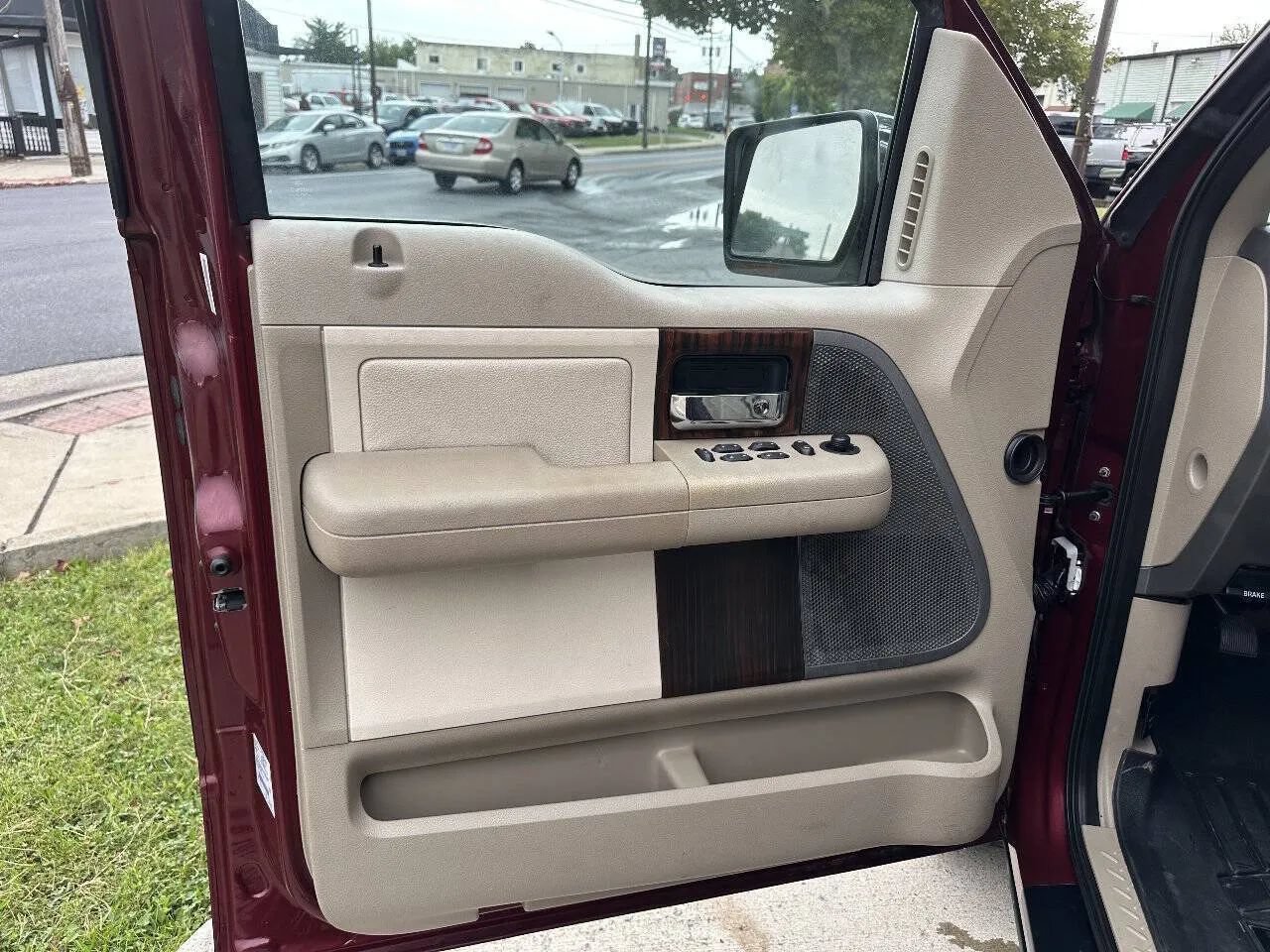 Used 2006 Lincoln Mark LT 4x4 image 11