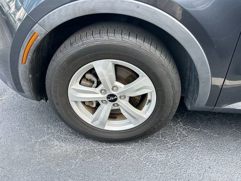 Used 2023 Kia Sorento LX FWD image 50