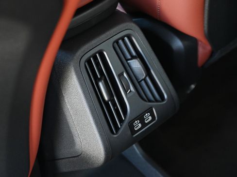 New 2026 BMW X1 xDrive28i w/ Technology Package image 27