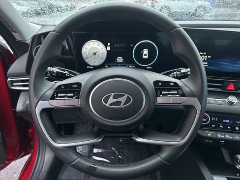 Certified 2025 Hyundai Elantra SEL image 14