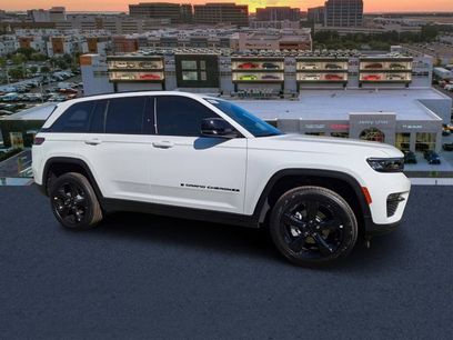 New 2025 Jeep Grand Cherokee Limited w/ Black Appearance Package