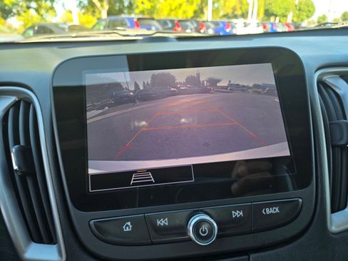 Used 2022 Chevrolet Malibu LT image 13