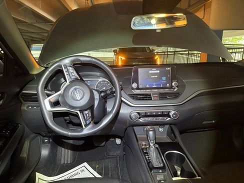 Used 2022 Nissan Altima 2.5 SV w/ SV Premium Package FWD image 5
