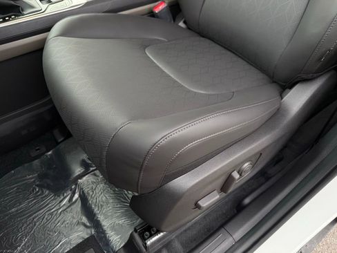New 2026 Kia Carnival FWD image 25