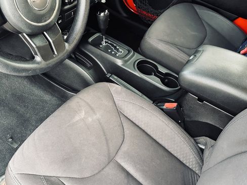 Used 2013 Jeep Wrangler Unlimited Sport image 6