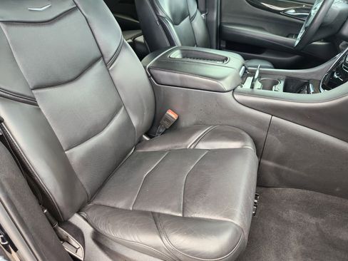 Used 2020 Cadillac Escalade ESV Platinum AWD/4WD image 14