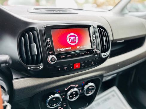 Used 2014 FIAT 500L Trekking w/ Popular Equipment Group FWD image 18