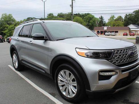 Used 2020 Ford Explorer Limited w/ Hybrid Equipment Group 310A AWD/4WD image 3