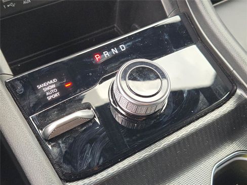 Used 2025 Jeep Grand Cherokee Limited AWD/4WD image 32