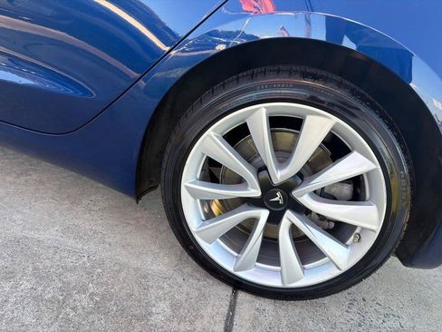 Used 2019 Tesla Model 3 Mid Range RWD image 33