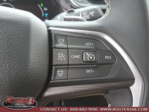 Used 2023 Jeep Grand Cherokee 4WD 4xe w/ Luxury Tech Group II image 29