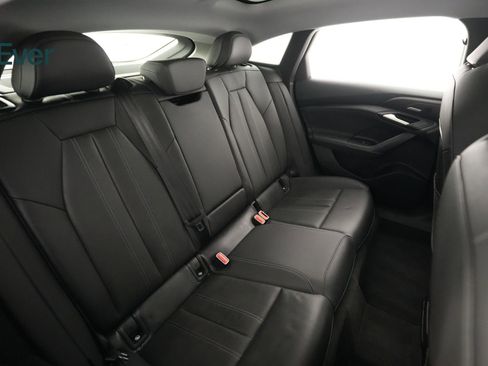 Used 2025 Audi A6 e-tron Premium Plus w/ Premium Plus image 5