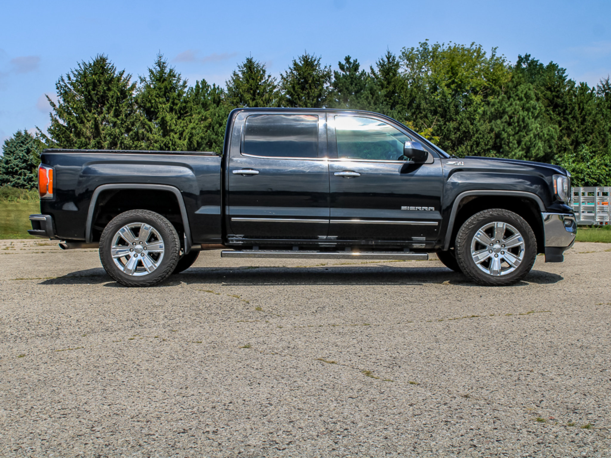 Used 2016 GMC Sierra 1500 SLT w/ SLT Premium Package AWD/4WD image 2