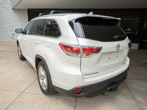 Used 2014 Toyota Highlander Limited Platinum AWD/4WD image 5