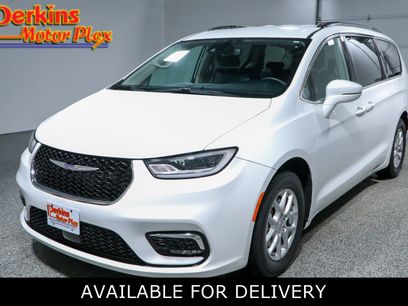 Used 2022 Chrysler Pacifica Touring-L