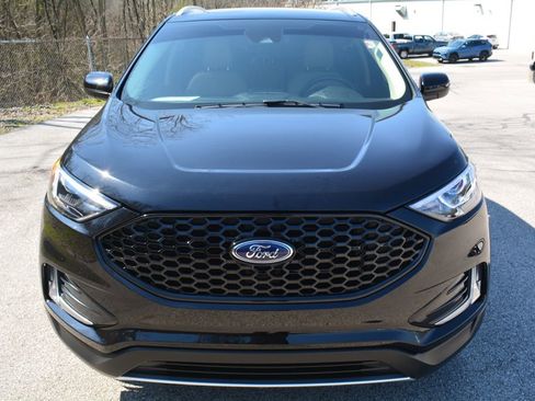 Used 2023 Ford Edge SEL w/ Convenience Package AWD/4WD image 2
